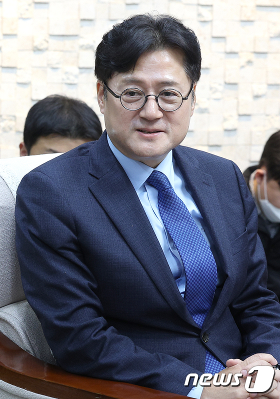 홍익표 원내대표, 홍준표 대구시장과 면담