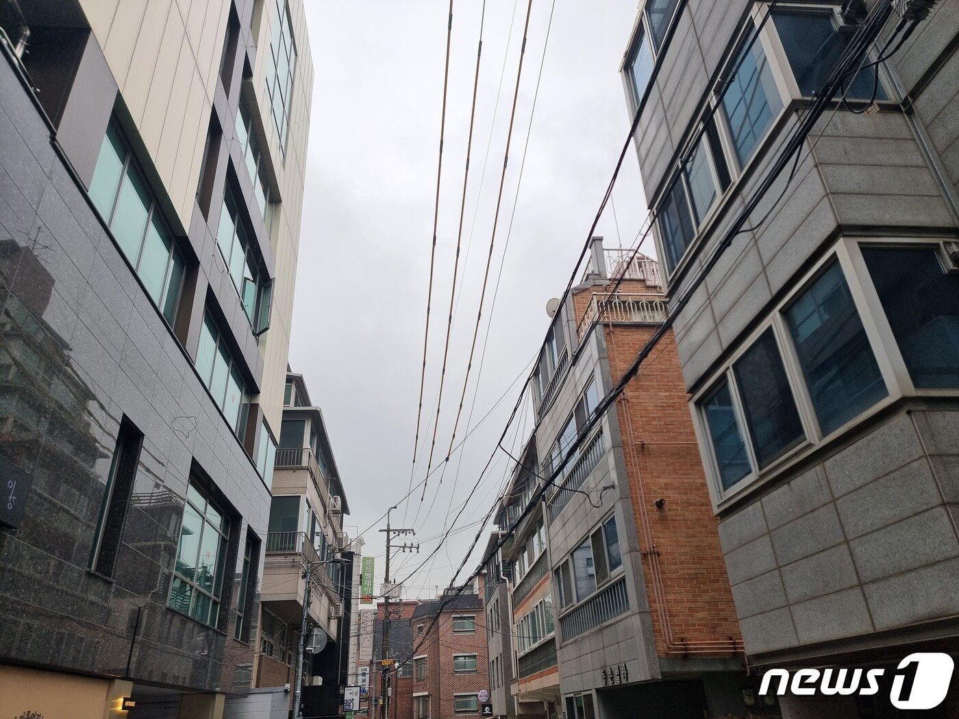 본문 이미지 - 서울 강남구 대치동에 있는 빌라촌 일대 모습. 2023.11.16/뉴스1 ⓒ News1 박기현 기자