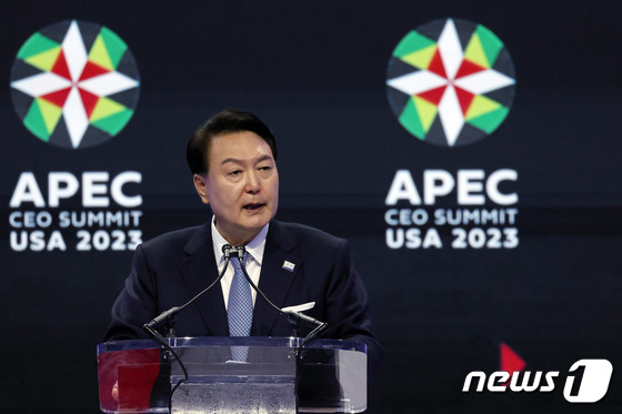 尹 "APEC 중심으로 세계 경제 연결성 가속화해야"