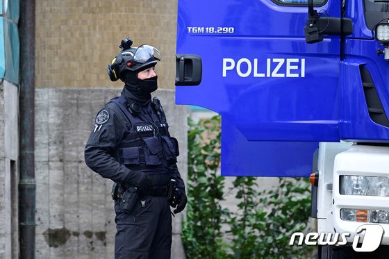 [사진] 독일 경찰 '헤즈볼라 지원 혐의' 이슬람 조직 압수수색