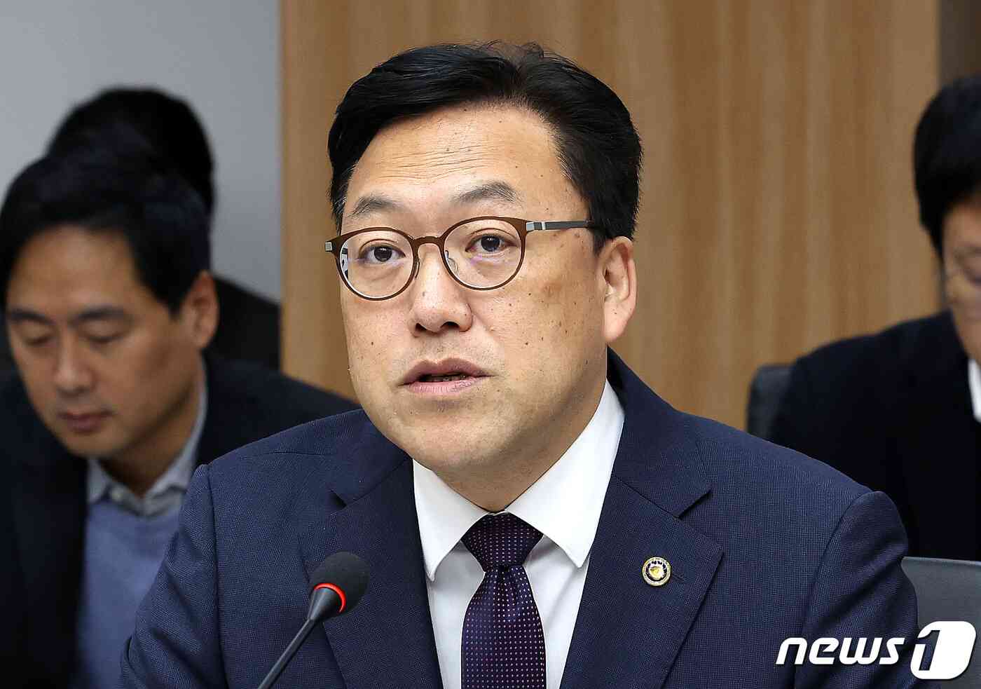김병환 기획재정부 1차관이 17일 오전 서울 여의도 수출입은행에서 열린 비상경제차관회의 겸 물가관계차관회의를 주재하고 있다. 2023.11.17/뉴스1 © News1 박지혜 기자