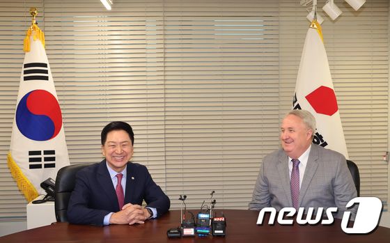 '긴급 회동' 하는 김기현 대표와 인요한 혁신위원장