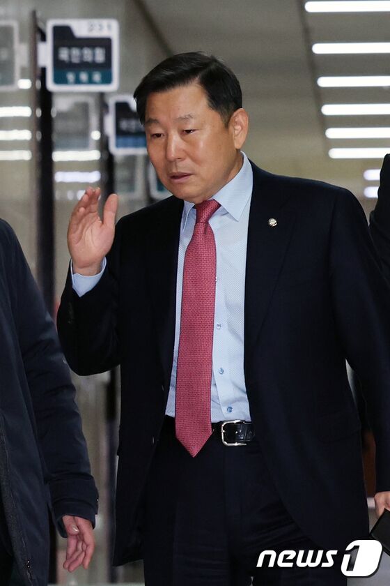 인재영입위 임명장 수여식 참석하는 이철규 위원장 