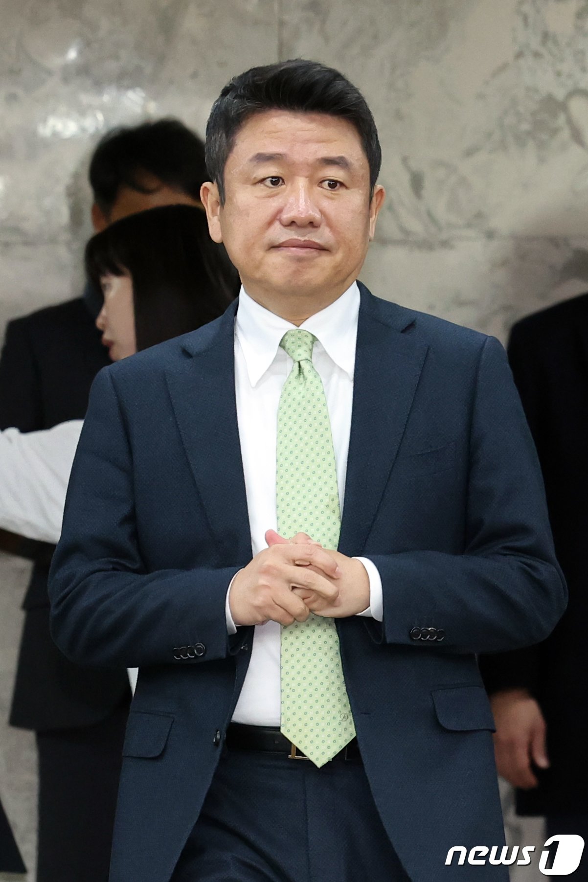 본문 이미지 - 유의동 국민의힘 정책위의장이 17일 오전 서울 여의도 국회에서 열린 개 식용 종식 및 동물의료 개선 방안 민·당·정 협의회에서 참석하고 있다. 2023.11.17/뉴스1 ⓒ News1 황기선 기자