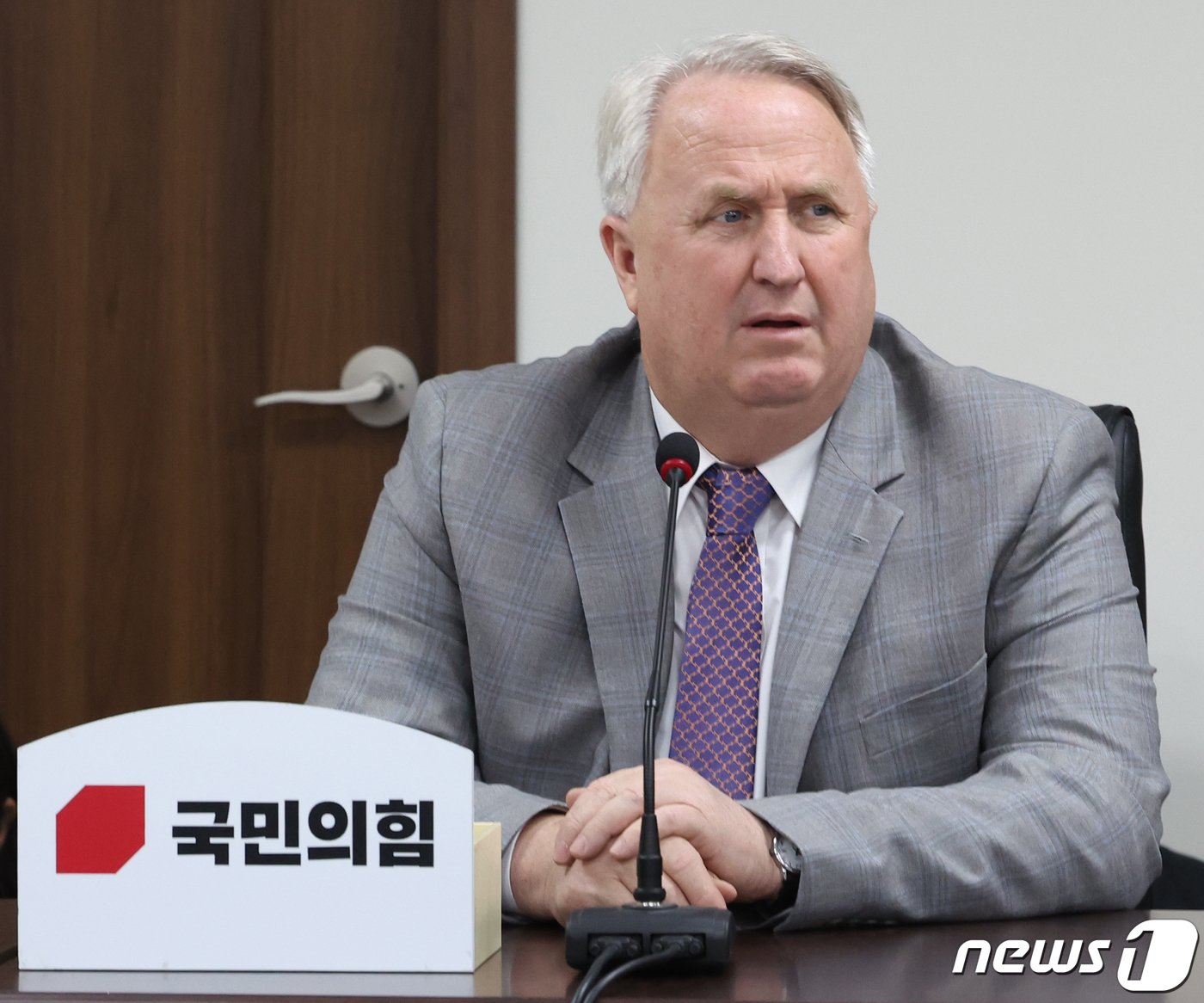 본문 이미지 - 인요한 국민의힘 혁신위원장이 17일 서울 여의도 국민의힘 당사에서 열린 제8차 혁신위원회 전체회의에서 발언을 하고 있다. 2023.11.17/뉴스1 ⓒ News1 송원영 기자