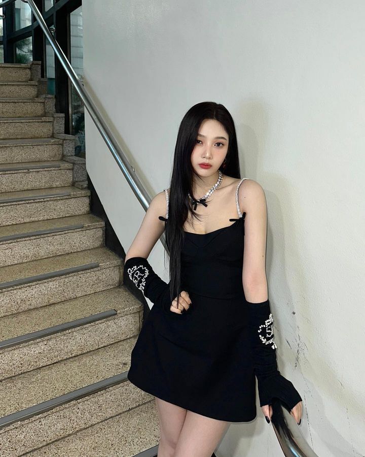 본문 이미지 - 레드벨벳 조이 SNS