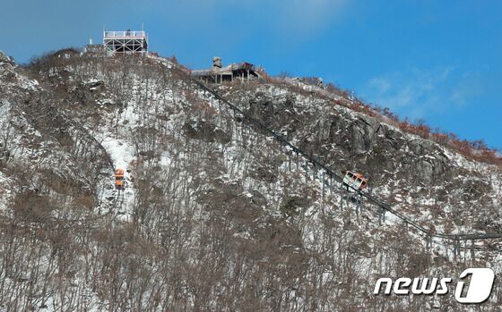 첫눈 내린 함양, 모노레일 타고 설산 비경 '눈호강'