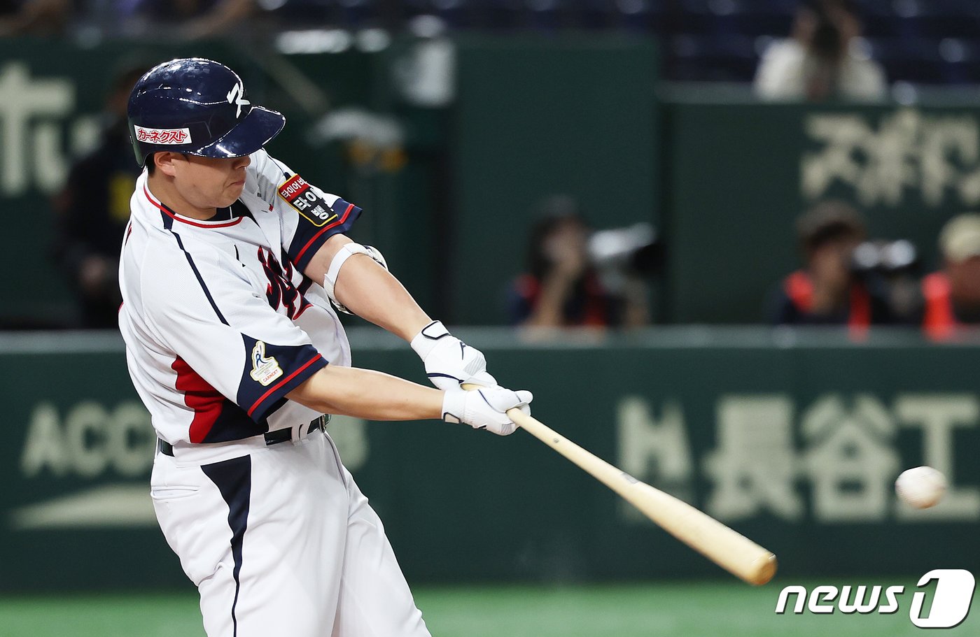 18일 오후 일본 도쿄돔에서 열린 &#39;2023 아시아프로야구챔피언십&#40;APBC&#41;&#39; 대한민국과 대만의 경기 1회말 1사 1,2루 상황, 대한민국 노시환이 적시타를 치고 있다. 2023.11.18/뉴스1 ⓒ News1 이재명 기자