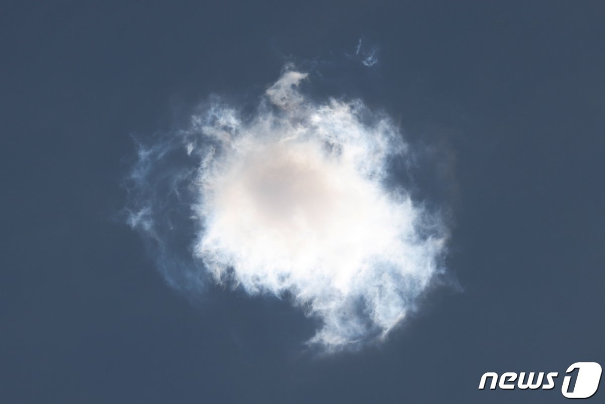 18일(현지시간) 스페이스X가 발사한 스타십이 폭발하는 모습. © 로이터=뉴스1 © News1 박형기 기자