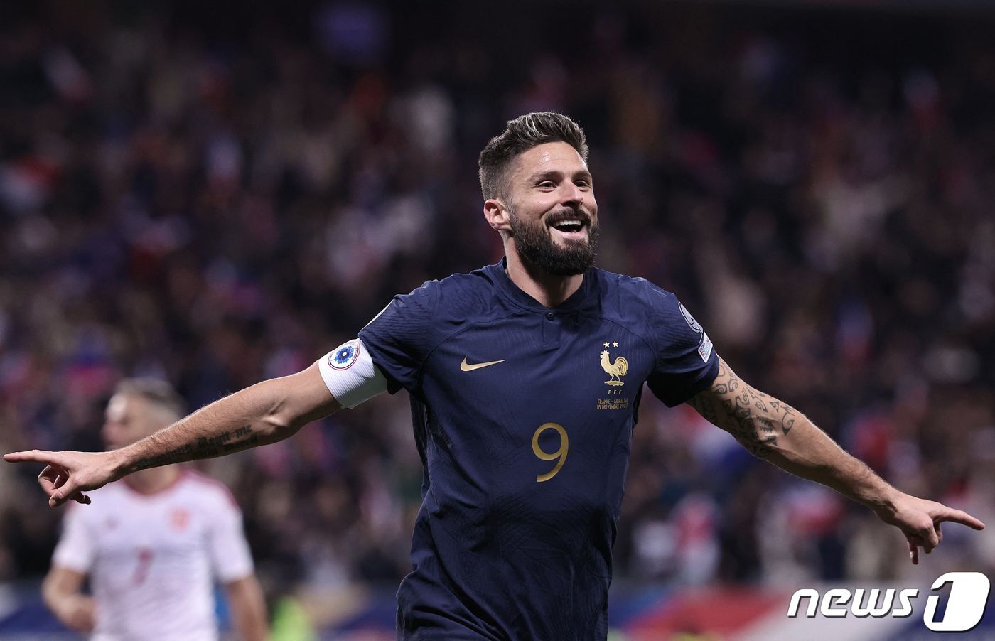 본문 이미지 - 후반 막판 팀의 14번째 골을 넣은 지루. ⓒ AFP=뉴스1