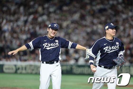 곽빈 '더그아웃으로'