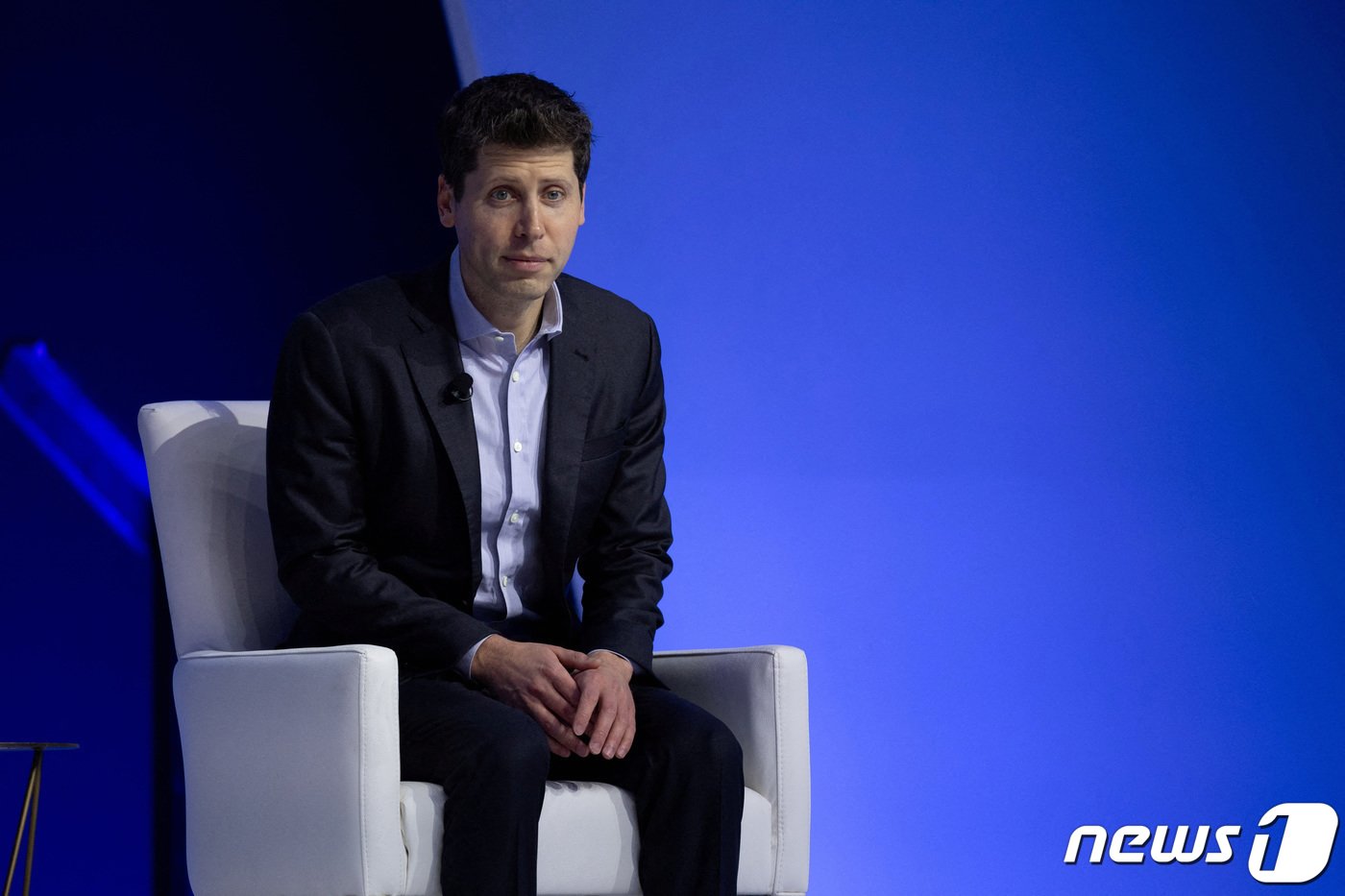 본문 이미지 - 16일 (현지시간) 오픈 AI의 CEO인 샘 올트먼이 APEC CEO 정상회담에 참석하고 있다. ⓒ 로이터=뉴스1 ⓒ News1 박형기 기자