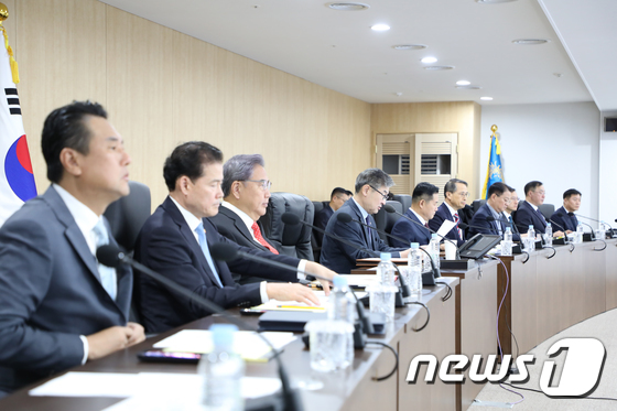 北 '정찰위성' 발사 준비 동향 점검하는 NSC 상임위