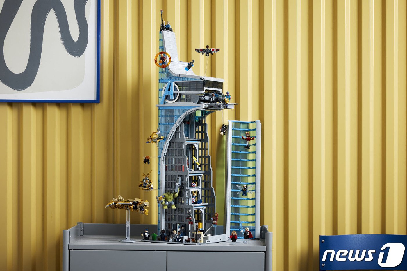 본문 이미지 - 레고 마블 어벤져스 타워 이미지(레고그룹 제공)  