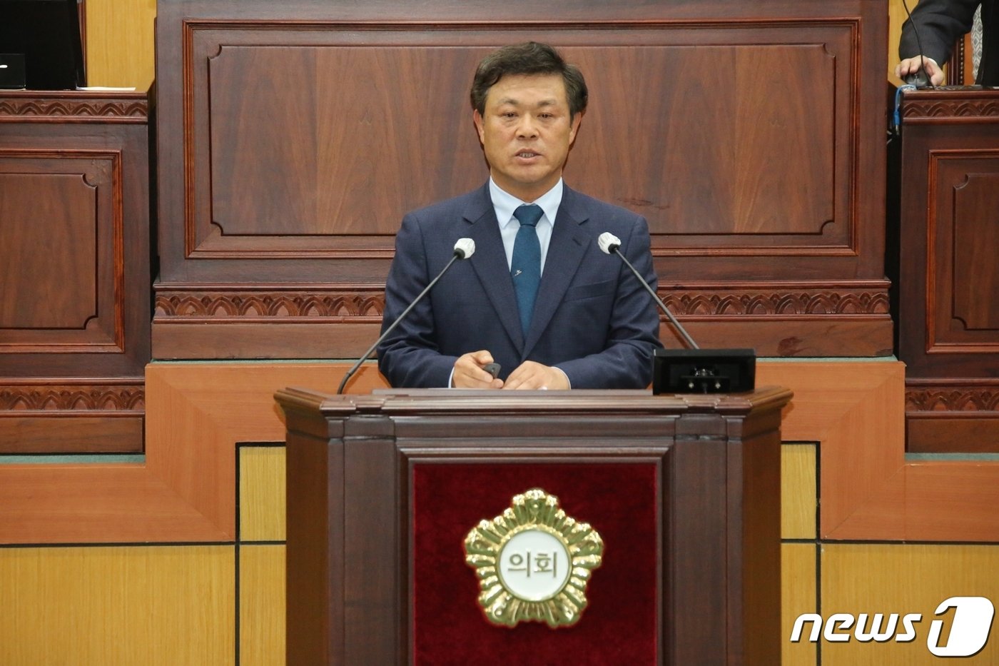 본문 이미지 - 이학수 정읍시장이 의회에서 2024년도 예산안을 설명하고 있다.(2023.11.20)/뉴스1 