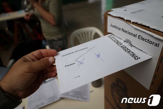 [포토] 아르헨티나 대선서 투표하는 주민들