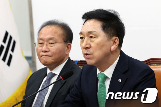 김기현 대표 "민주, 진짜 탄핵 대상 이재명엔 아부만…결국 탄핵 받을 것"