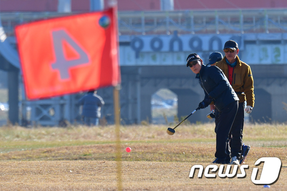 어프로치는 정확하게