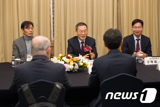 차담회 하는 이종호 장관