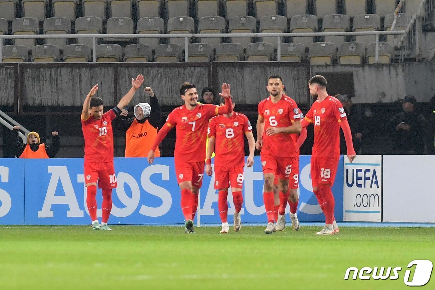 본문 이미지 - 잉글랜드와 비긴 북마케도니아. ⓒ AFP=뉴스1