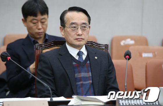정개특위 법안심사소위 참석한 허철훈 중앙선관위 사무차장