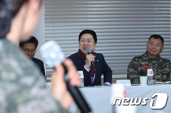 해병대 애로사항에 답하는 김기현 대표