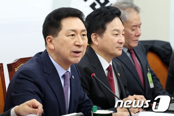 노후계획도시 주민간담회에서 모두발언하는 김기현 대표 
