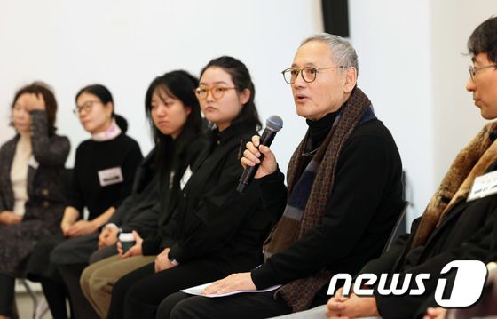 미술 정책 전반 논의하는 유인촌 장관