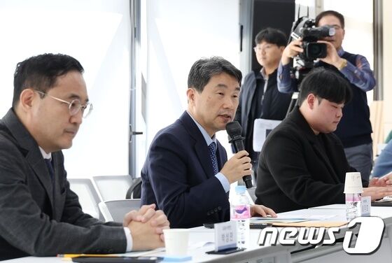 발언하는 이주호 부총리