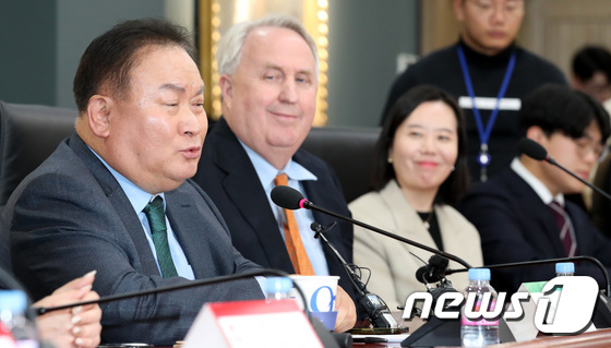 발언하는 이상민 의원