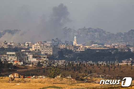[포토] 연기 피어오르는 가자지구의 모습