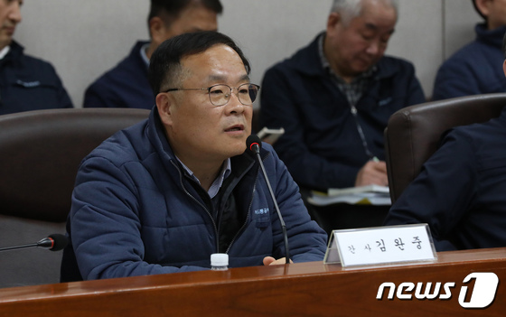 발언하는 서울교통공사 노사협력실장
