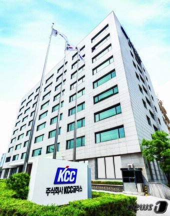 본문 이미지 - KCC글라스 본사 전경(KCC글라스 제공) 