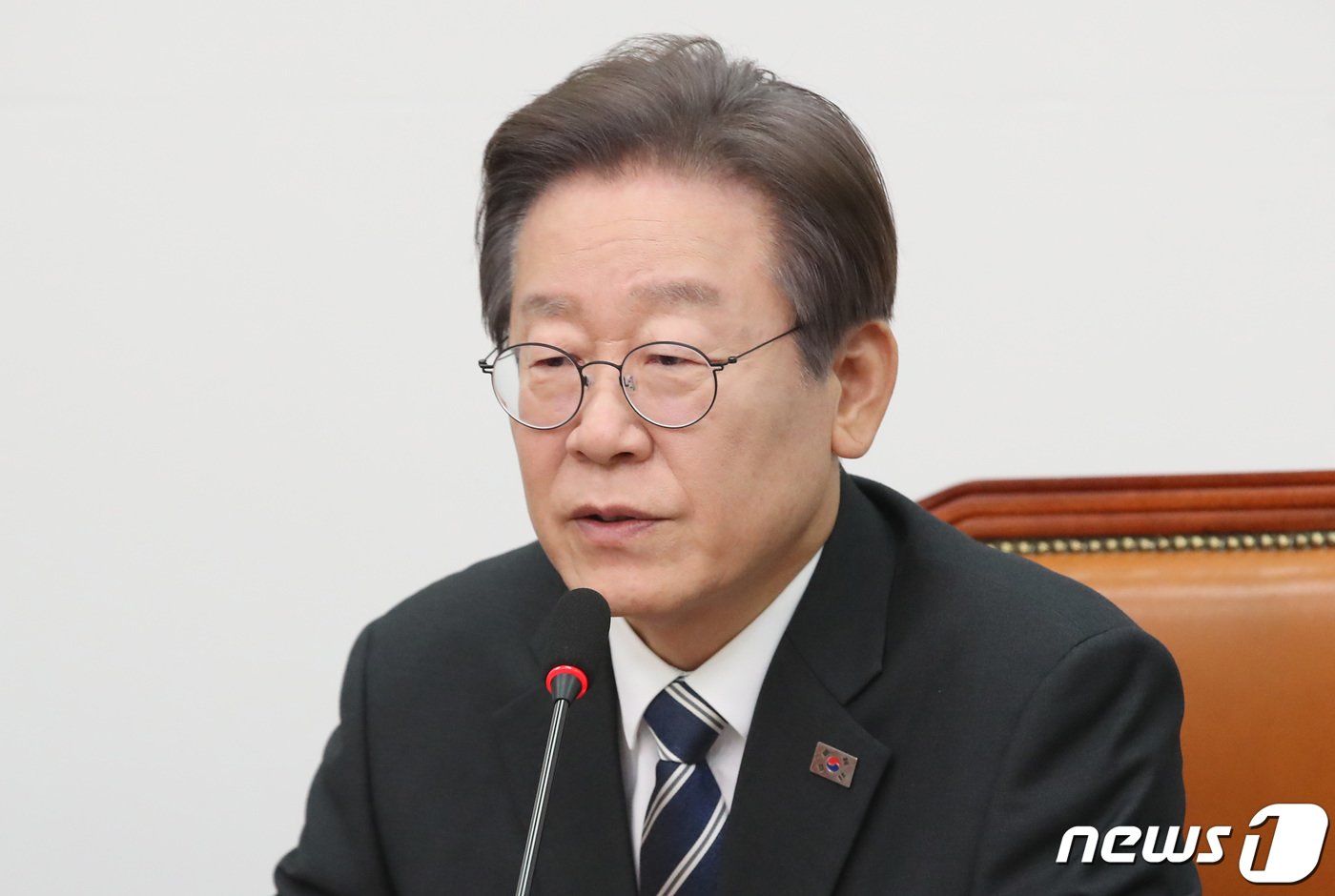 본문 이미지 - 이재명 더불어민주당 대표가 22일 오전 서울 여의도 국회에서 열린 최고위원회의에서 발언을 하고 있다. 2023.11.22/뉴스1 ⓒ News1 임세영 기자