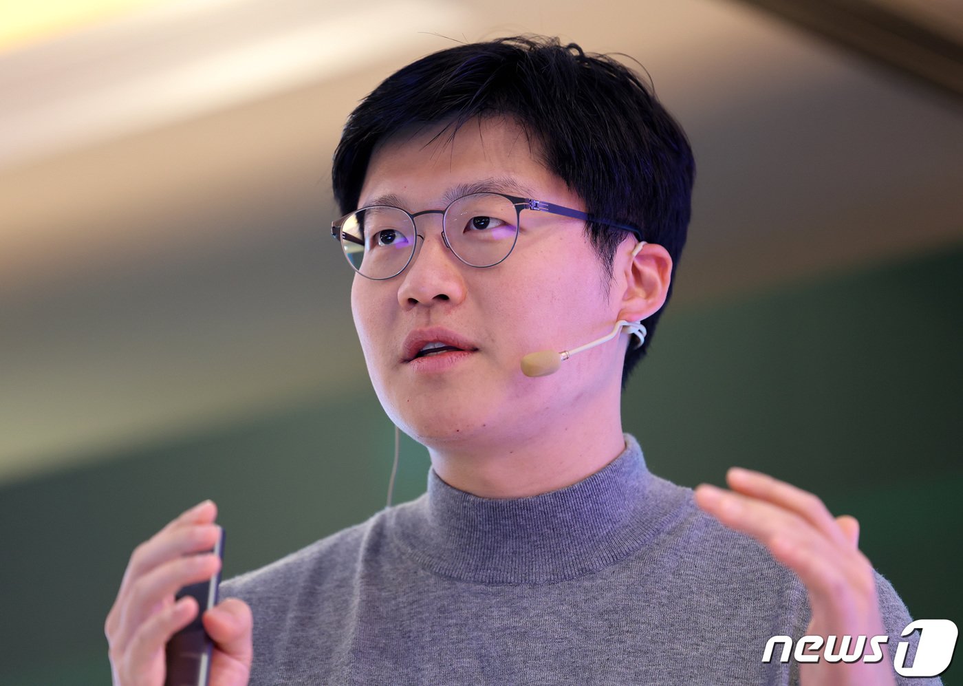 본문 이미지 - 강성지 웰트 대표가 22일 서울 중구 소공동 롯데호텔 사파이어볼룸에서 열린 '글로벌 바이오 포럼 2023'(Global Bio Forum 2023)에서 디지털 제약회사의 탄생 : 디지털 치료제에 대해 발표하고 있다. 2023.11.22/뉴스1 ⓒ News1 박지혜 기자
