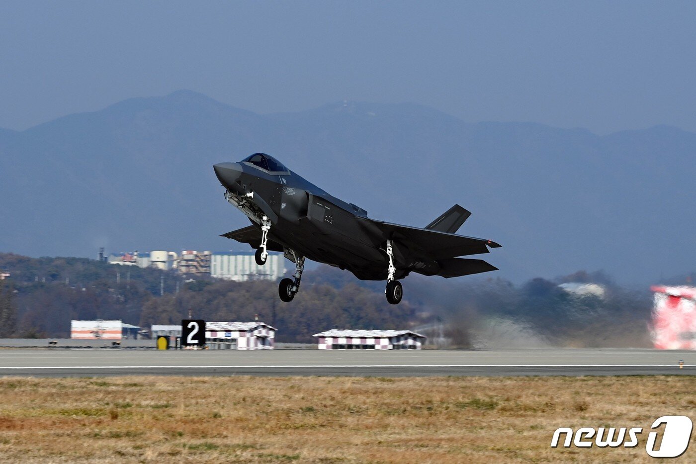 본문 이미지 - 공군 F-35A 전투기. &#40;공군 제공&#41; 2023.11.22/뉴스1