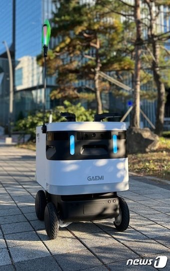 본문 이미지 - 롯데글로벌로지스 로봇 전문기업 ‘로보티즈’ 손잡고 자율주행 실증사업(롯데글로벌로지스 제공) 