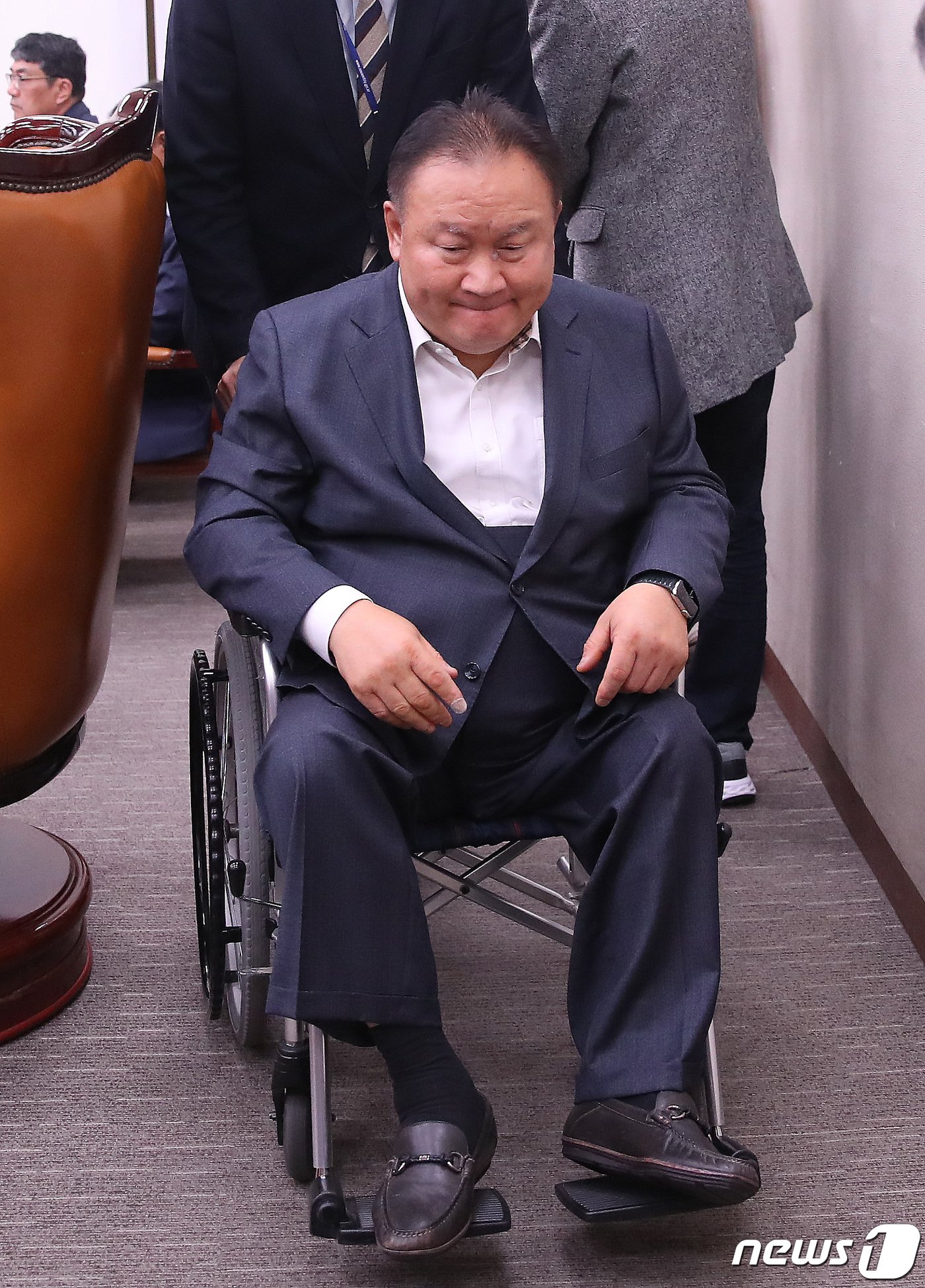 본문 이미지 - 이상민 더불어민주당 의원이 23일 오전 서울 여의도 국회에서 열린 외교통일위원회 전체회의를 나서고 있다. 2023.11.23/뉴스1 ⓒ News1 임세영 기자