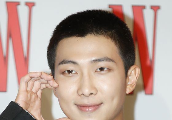 방탄소년단 RM "LA서 멤버들과 함께 일하는 중…이 순간에 헌신"