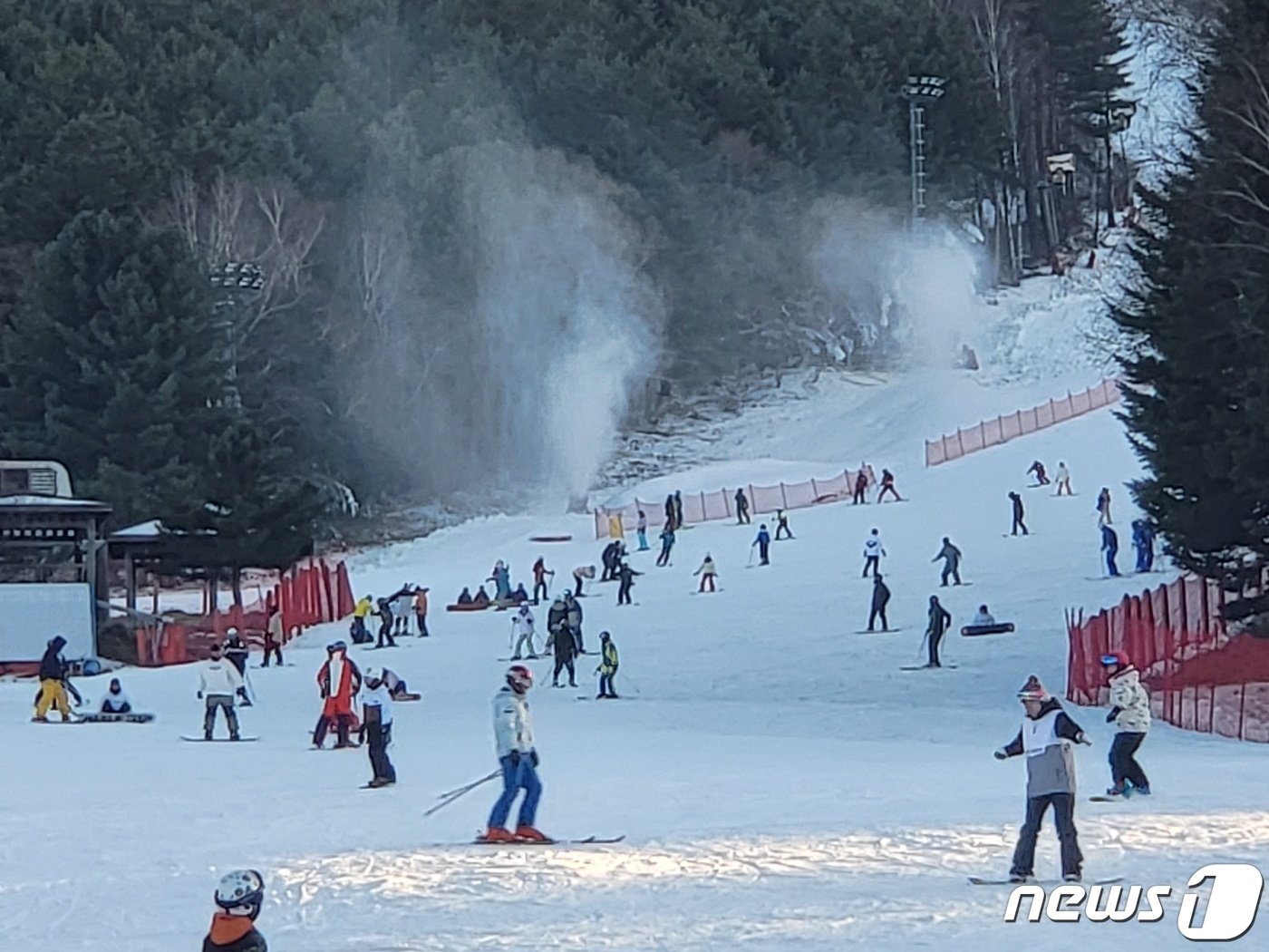 본문 이미지 - 강원 평창의 HJ매그놀리아용평호텔앤리조트(용평리조트) 스키장. ⓒ News1 