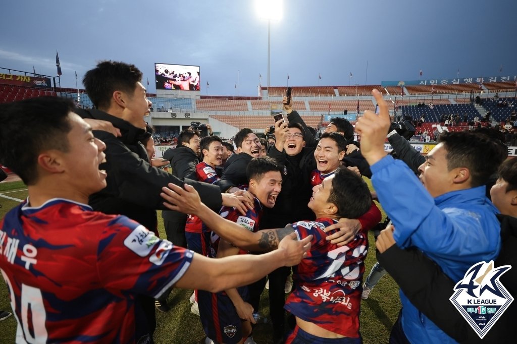 극적인 K리그2 우승을 차지한 김천상무&#40;한국프로축구연맹 제공&#41;