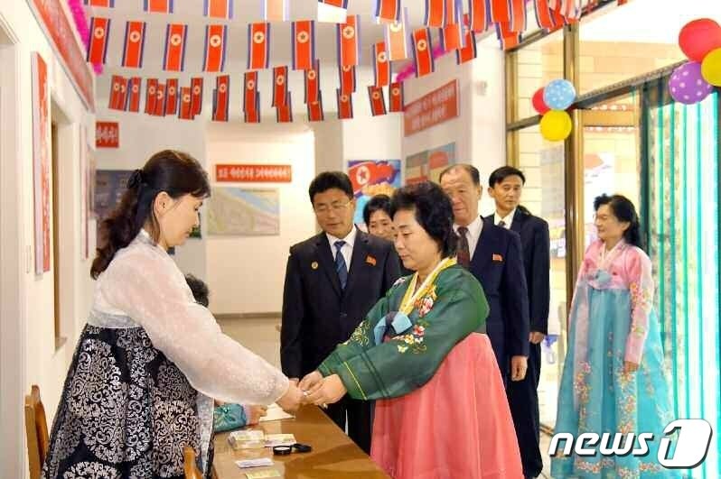 본문 이미지 - (평양 노동신문=뉴스1) = 26일 북한의 지방인민회의 대의원 선거가 치러졌다. [국내에서만 사용가능. 재배포 금지. DB 금지. For Use Only in the Republic of Korea. Redistribution Prohibited] rodongphoto@news1.kr