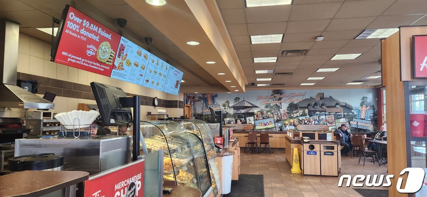 본문 이미지 - 캐나다 뉴브런즈윅주(州) 몽튼에 있는 팀 홀튼 매장. ⓒ News1 김남희 통신원