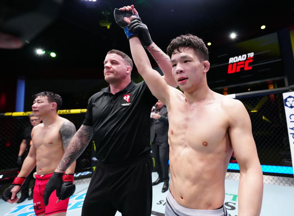 박현성&#40;오른쪽&#41;.&#40;UFC 제공&#41;