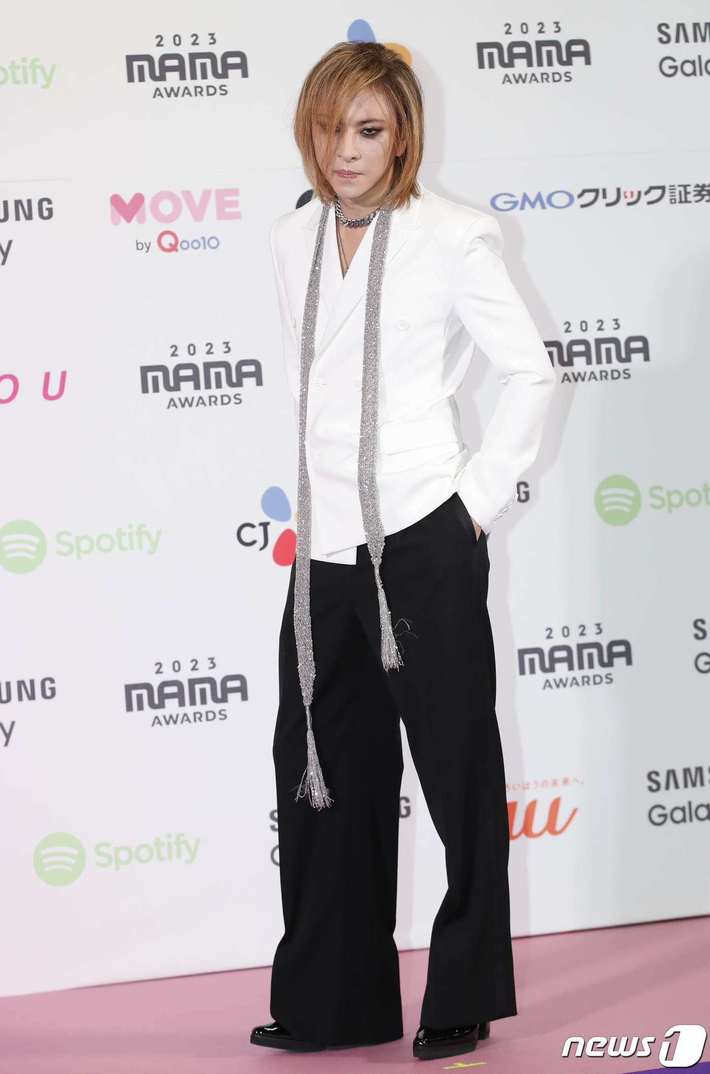 (도쿄(일본)=뉴스1) 권현진 기자 = 일본 밴드 X-JAPAN(엑스재팬) 리더 요시키가 28일 일본 도쿄돔에서 열린 ‘2023 마마 어워즈(2023 MAMA AWARDS)’에서 …