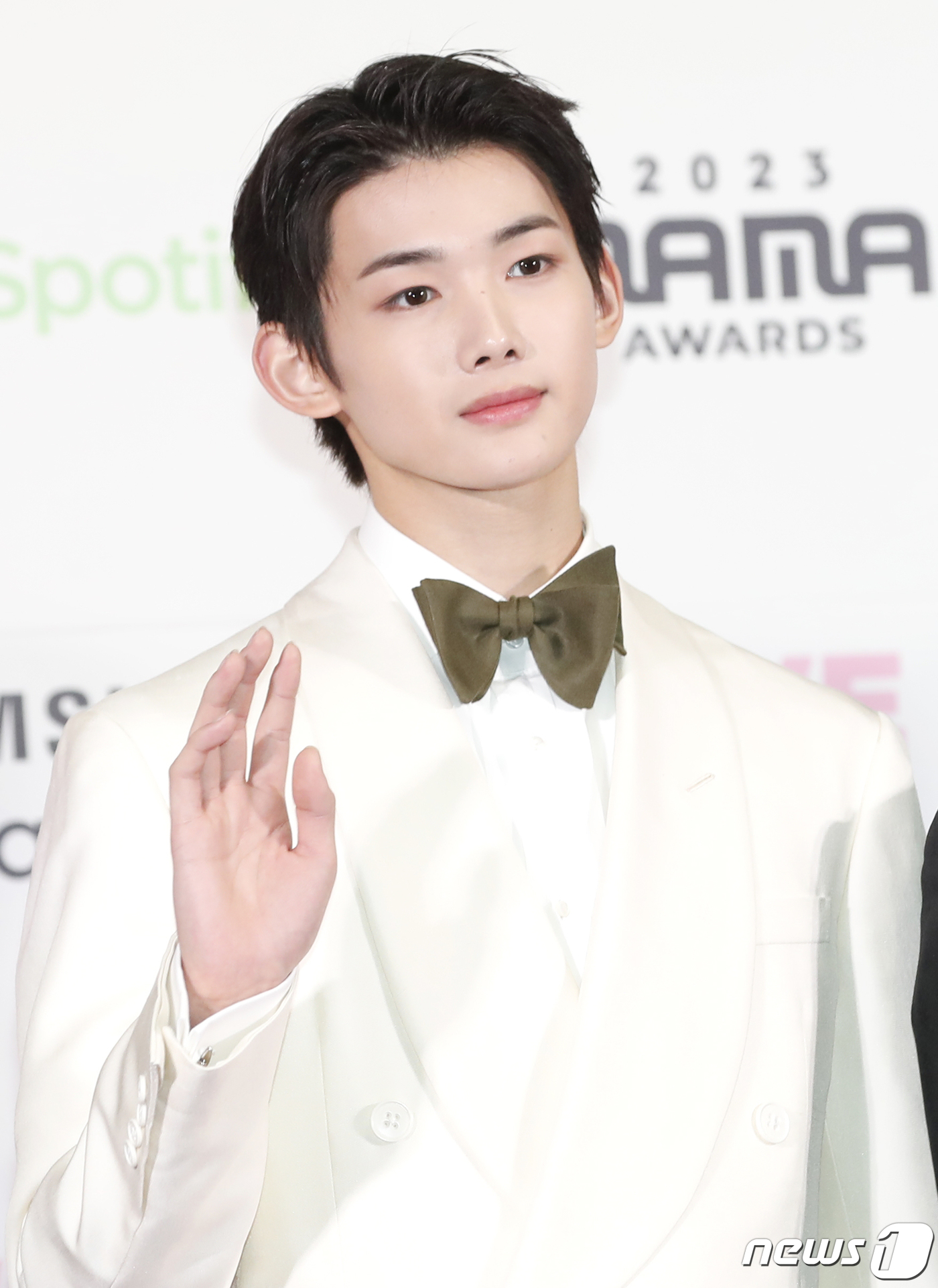 (도쿄(일본)=뉴스1) 권현진 기자 = 하이브 글로벌 그룹 앤팀(&TEAM) 죠가 28일 일본 도쿄돔에서 열린 ‘2023 마마 어워즈(2023 MAMA AWARDS)’에서 포즈를 …