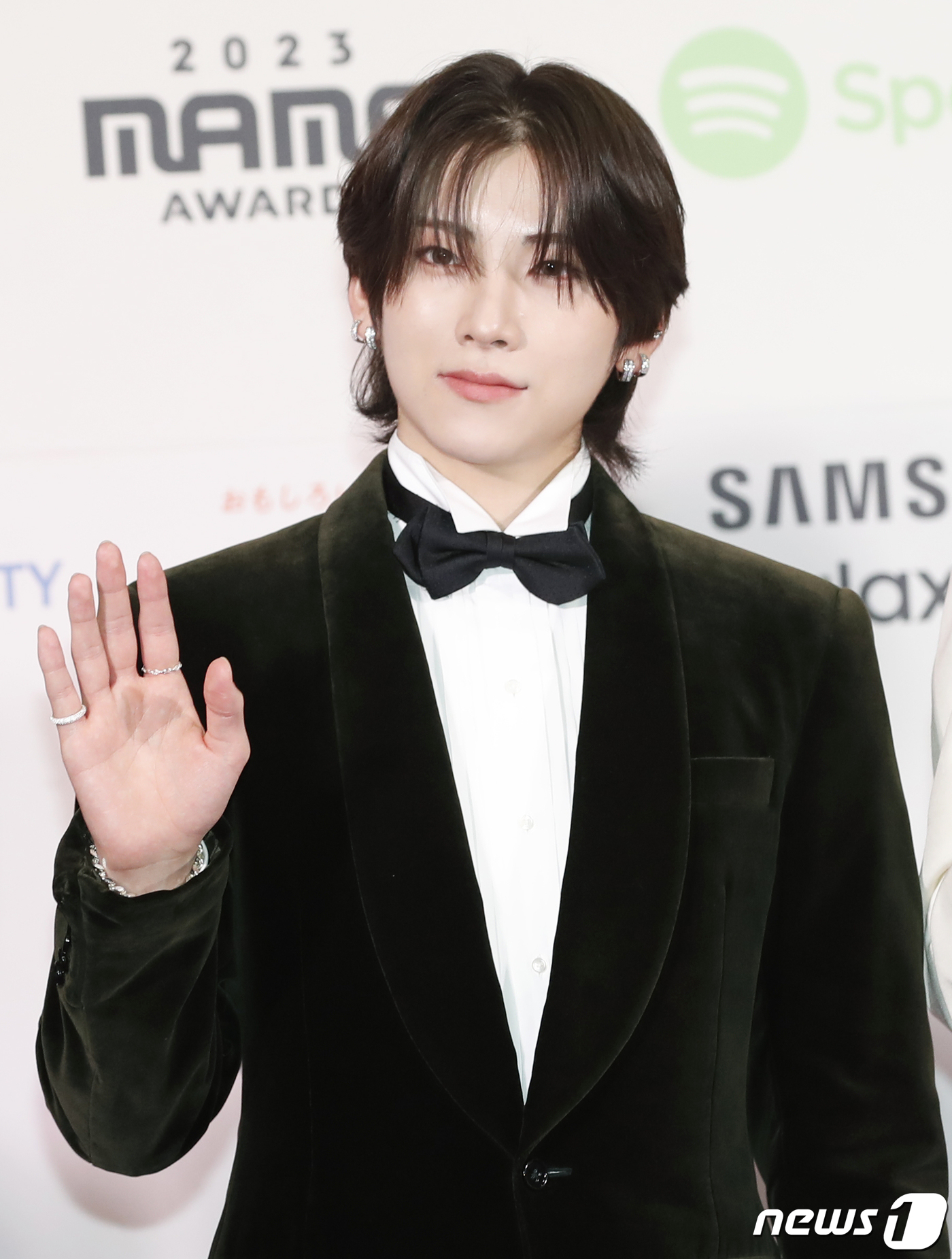 (도쿄(일본)=뉴스1) 권현진 기자 = 하이브 글로벌 그룹 앤팀(&TEAM) 유마가 28일 일본 도쿄돔에서 열린 ‘2023 마마 어워즈(2023 MAMA AWARDS)’에서 포즈를 …