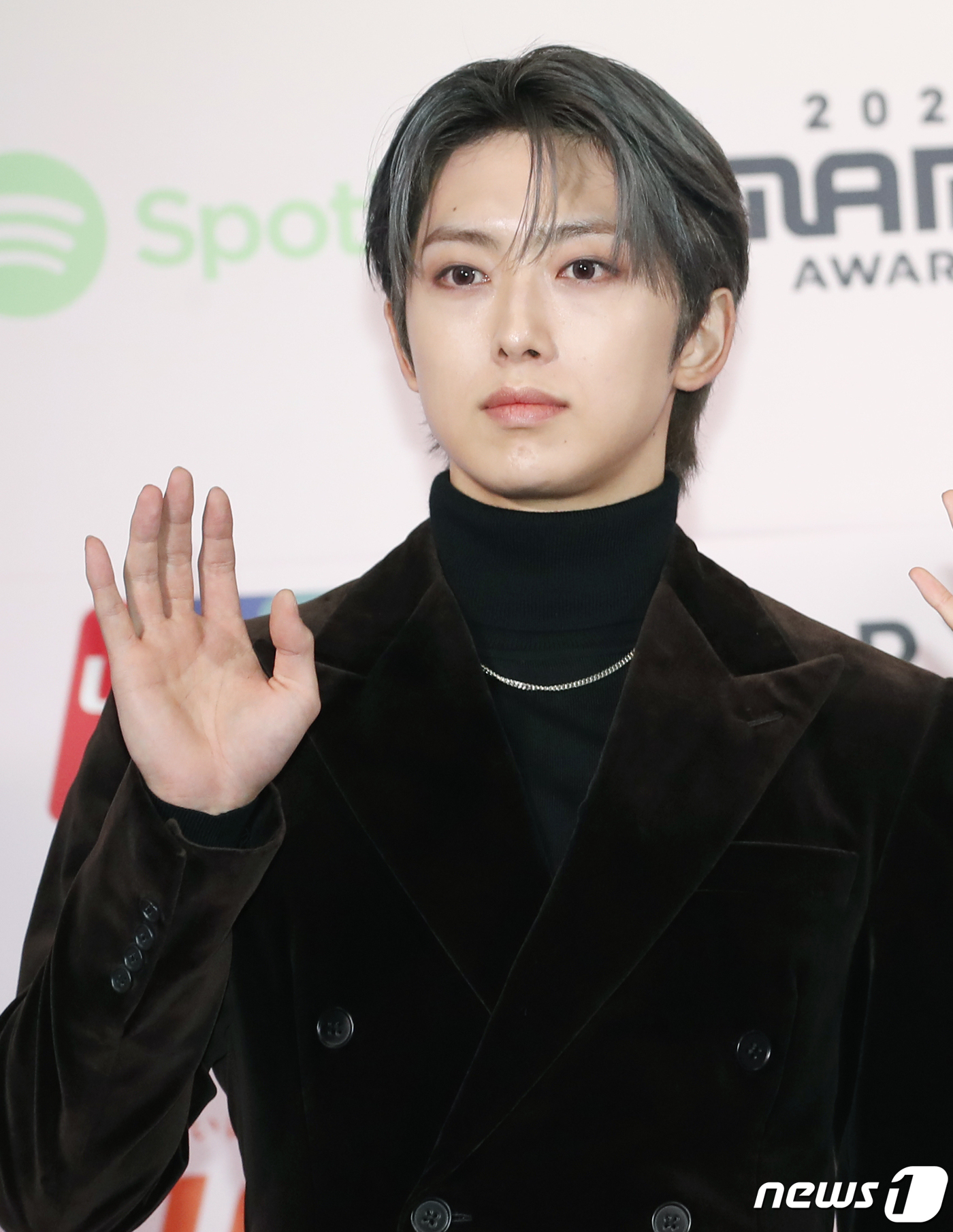 (도쿄(일본)=뉴스1) 권현진 기자 = 하이브 글로벌 그룹 앤팀(&TEAM) 후마가 28일 일본 도쿄돔에서 열린 ‘2023 마마 어워즈(2023 MAMA AWARDS)’에서 포즈를 …