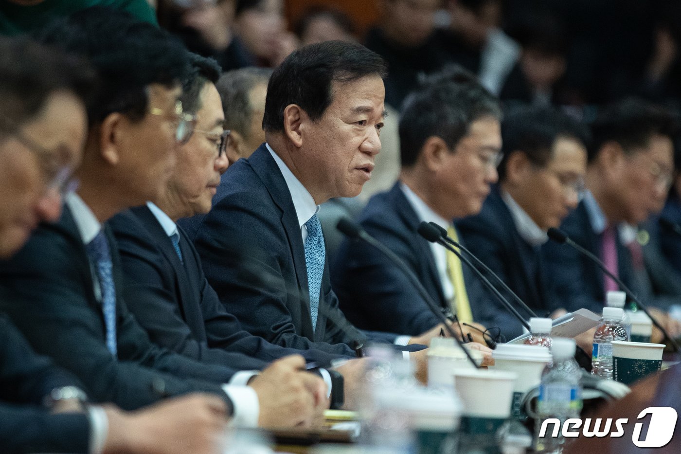 본문 이미지 - 서유석 금융투자협회장이 29일 서울 여의도 금융투자협회에서 열린 이복현 금융감독원장과 자산운용사 최고경영자(CEO) 간담회에서 모두 발언을 하고 있다. 2023.11.29/뉴스1 ⓒ News1 유승관 기자