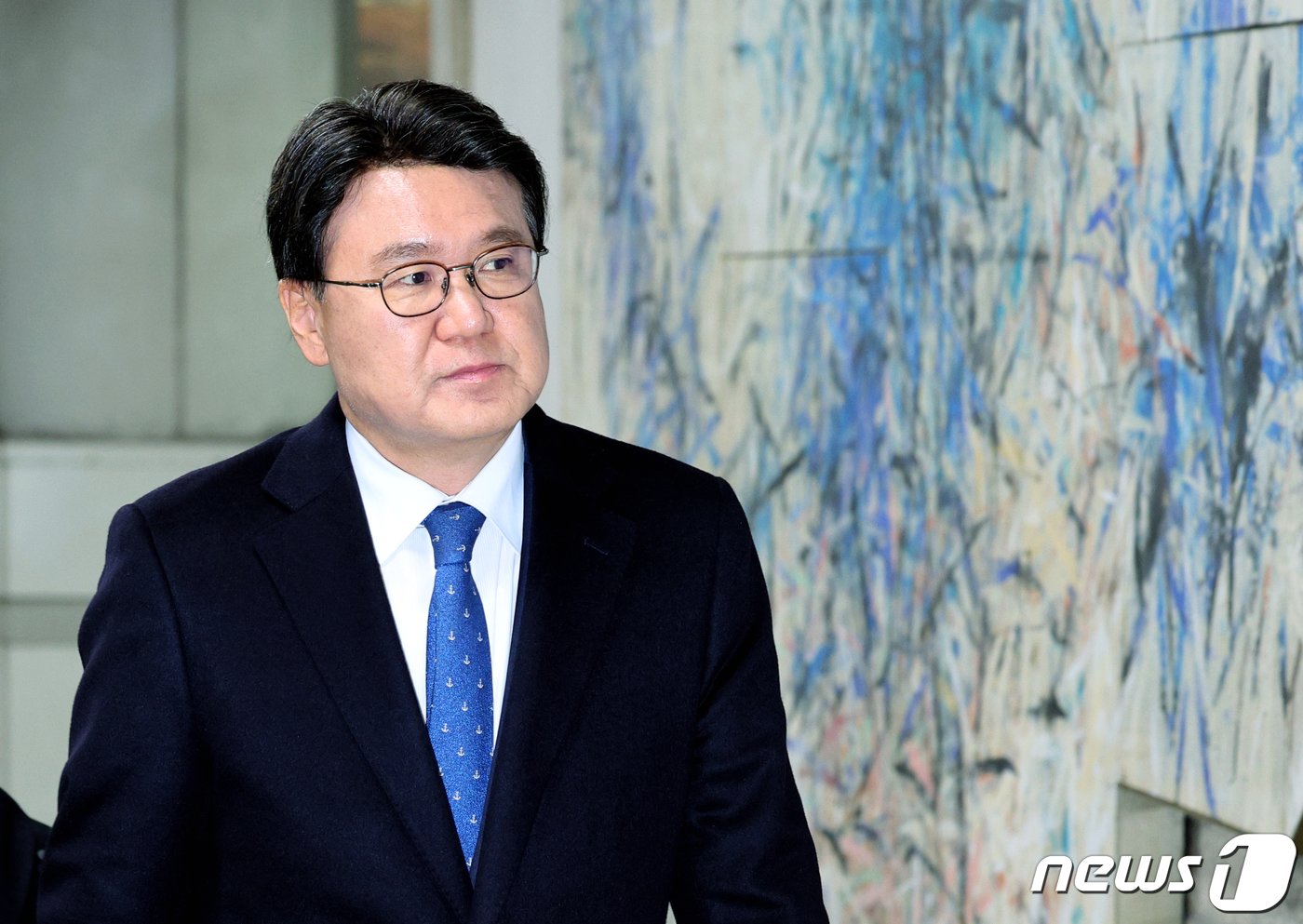 본문 이미지 - 황운하 더불어민주당 의원이 29일 오후 서울 서초동 서울중앙지방법원에서 열린 청와대 울산시장 선거 개입 의혹' 공직선거법위반 등 선고 공판에 출석하고 있다. 2023.11.29/뉴스1 ⓒ News1 박정호 기자